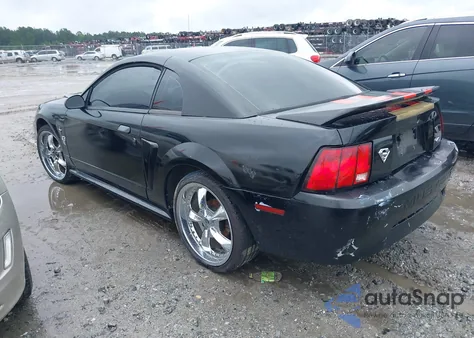 2000 Ford Mustang из США, поврежденный, VIN 1FAFP4048YF130056